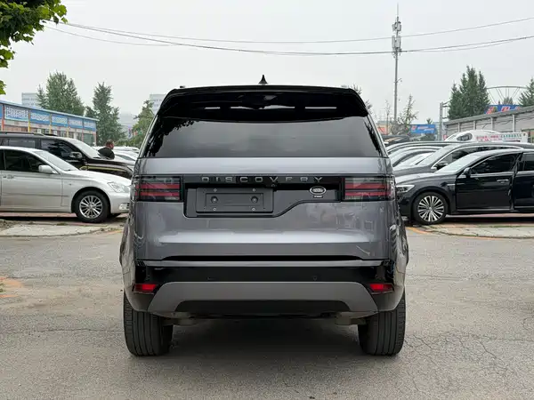 Land Rover Discovery 2023