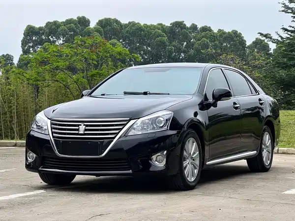 Toyota Crown 2012