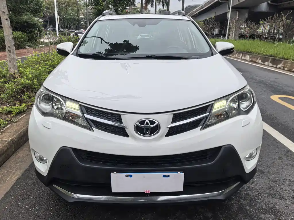 Toyota RAV4 2014