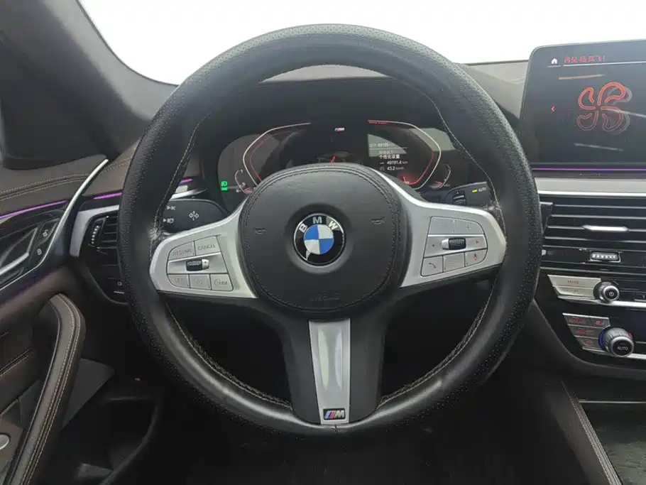 BMW 5 Series 2023 — фото 15