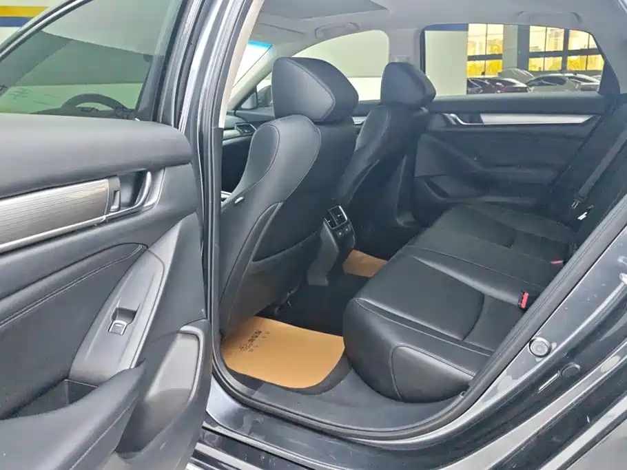 Honda Accord 2023 — фото 11