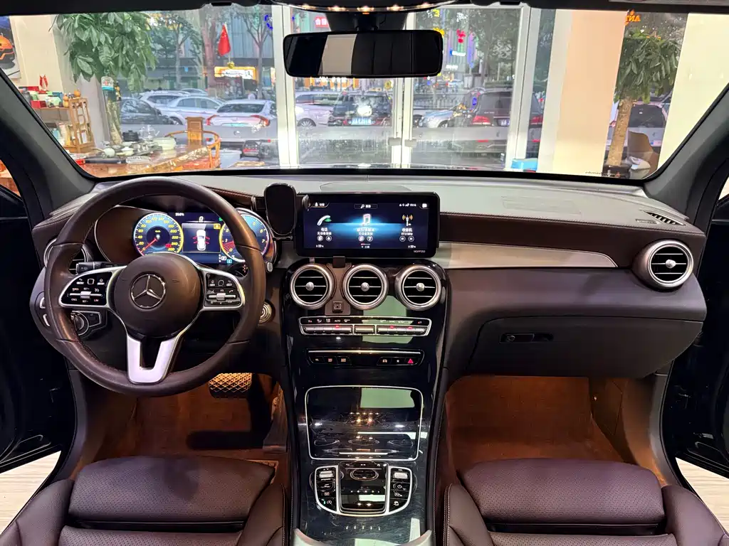 Mercedes-Benz GLC 2021