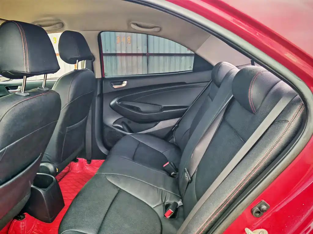 Hyundai Verna 2018 — фото 10