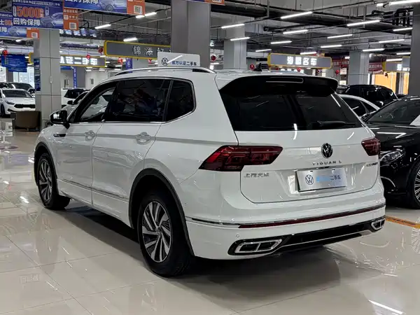 Volkswagen Tiguan L Plug-In Hybrid 2023