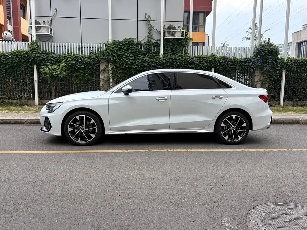 Audi A3 2025 — фото 26