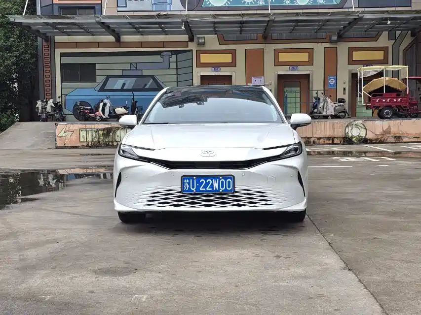 Toyota Camry 2025