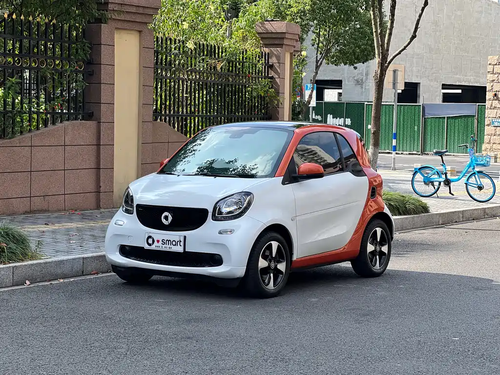 smart Fortwo 2018 — фото 1