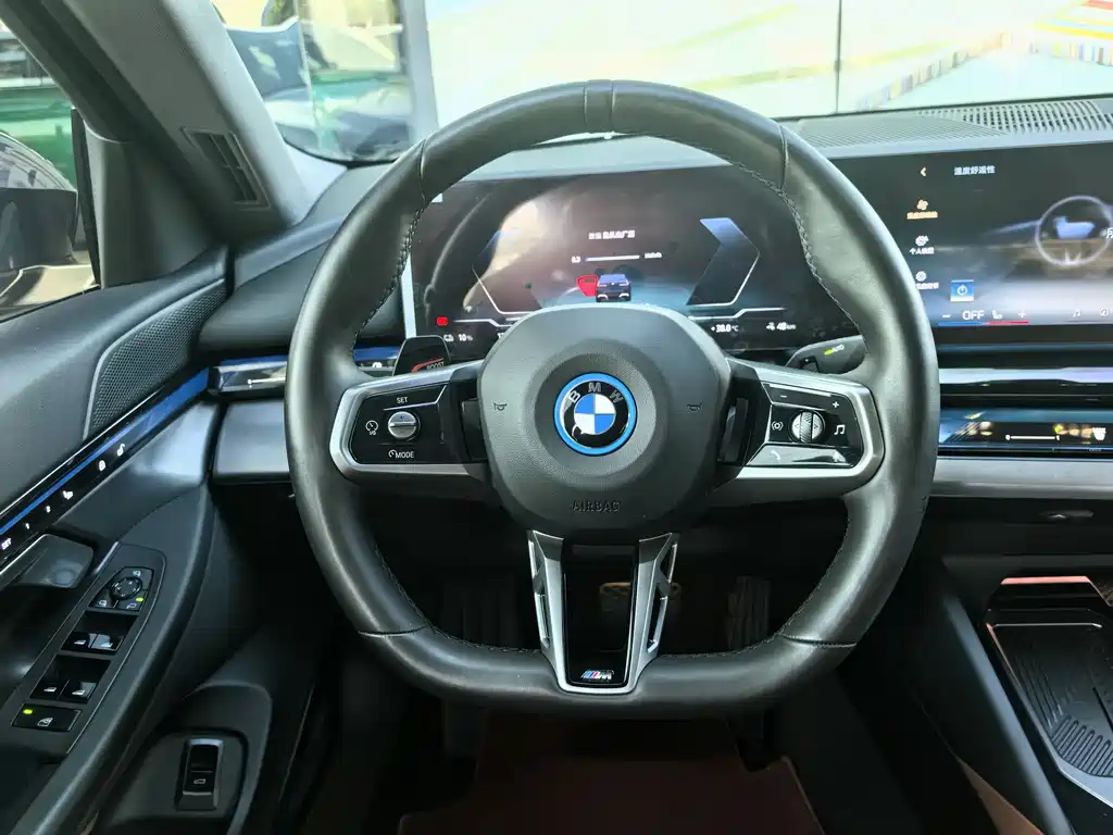 BMW i5 2025 — фото 4