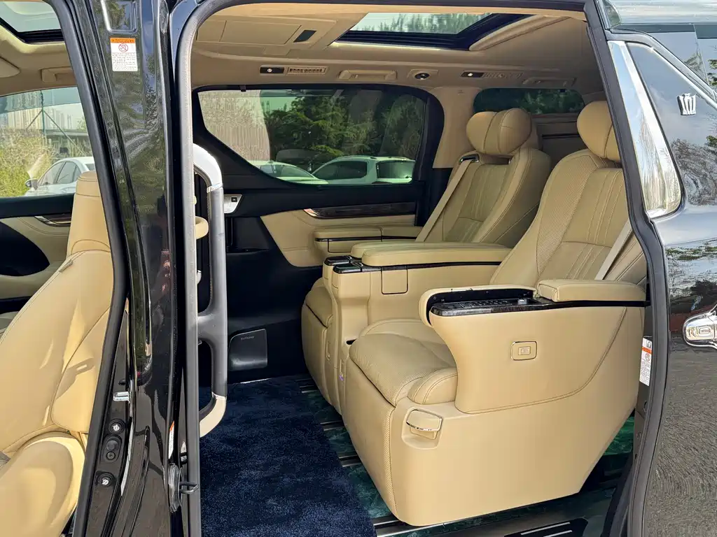Toyota Vellfire 2020 — фото 14