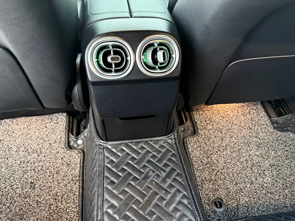 Mercedes-Benz C-Class 2022 — фото 13