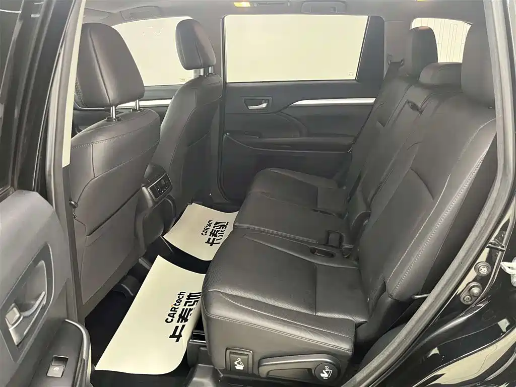 Toyota Highlander 2018 — фото 15