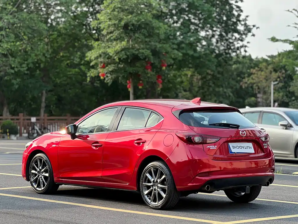 Mazda 3 Axela 2017 — фото 11