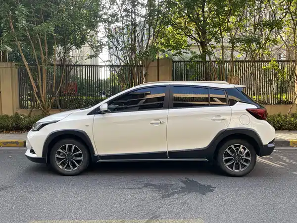 Toyota Yaris L 2022