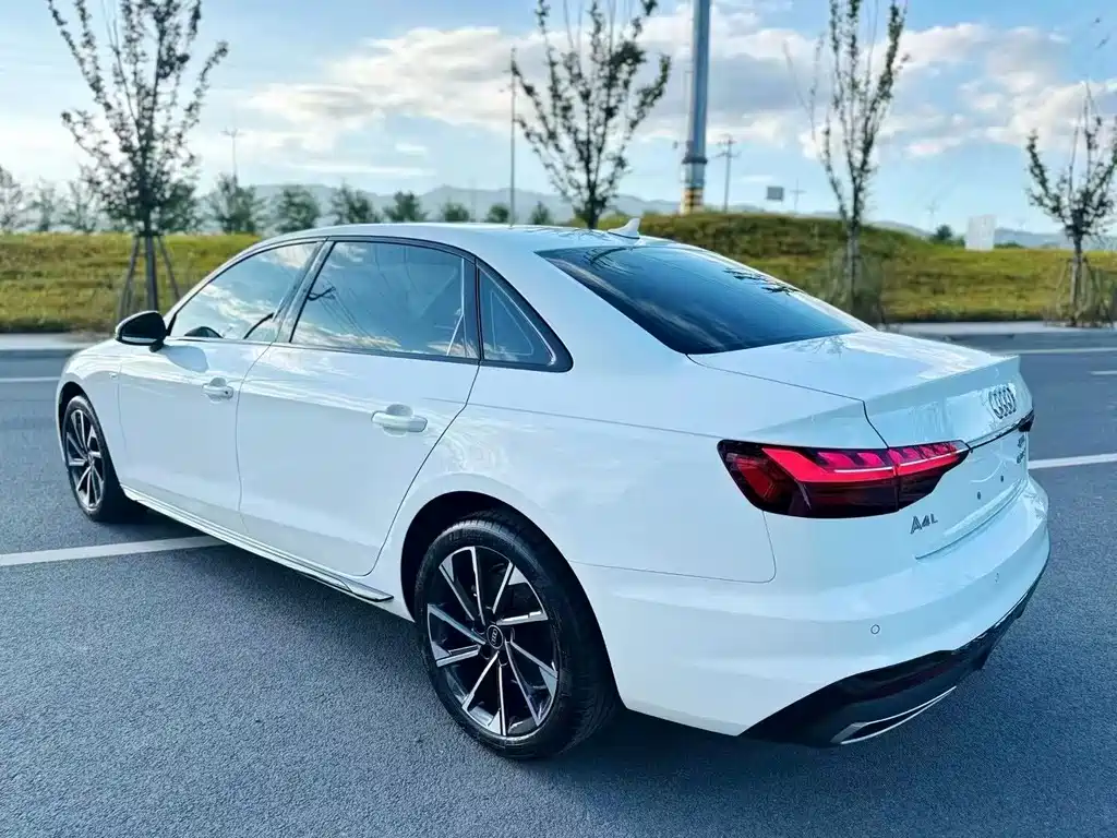 Audi A4L 2023