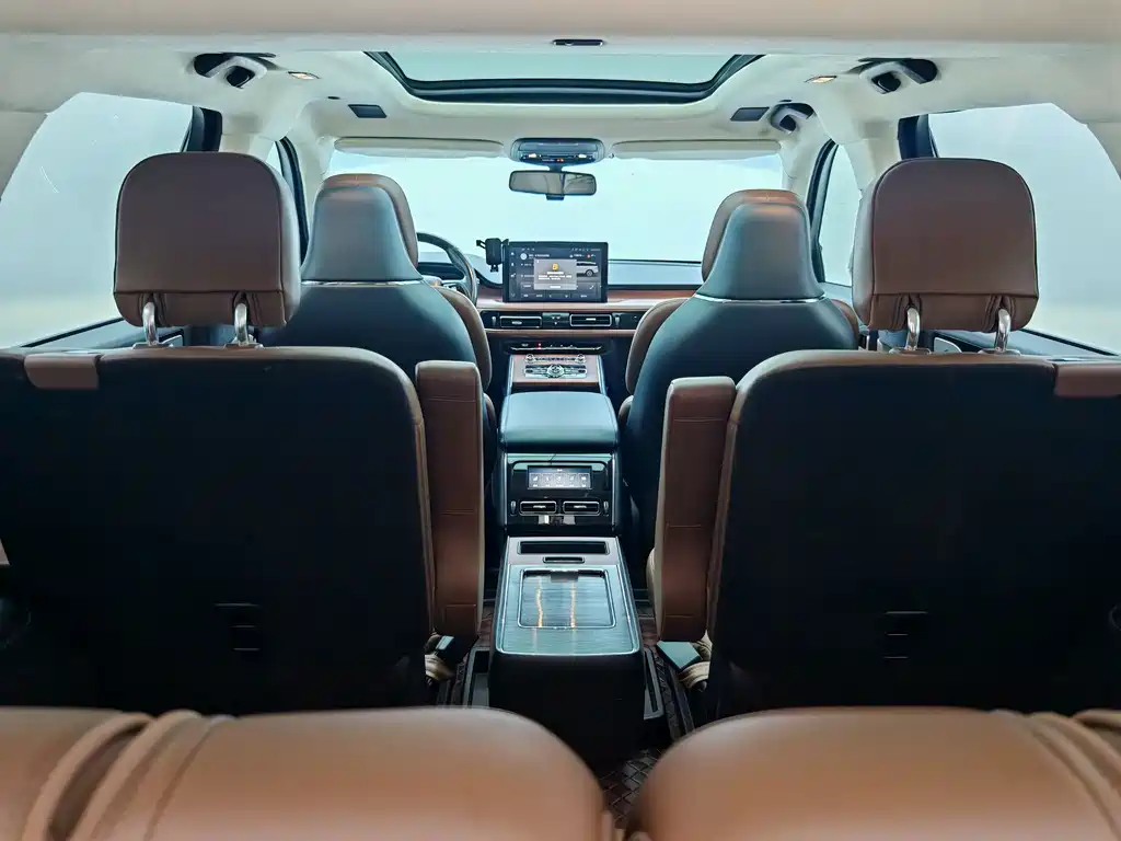 Lincoln Aviator 2022 — фото 16