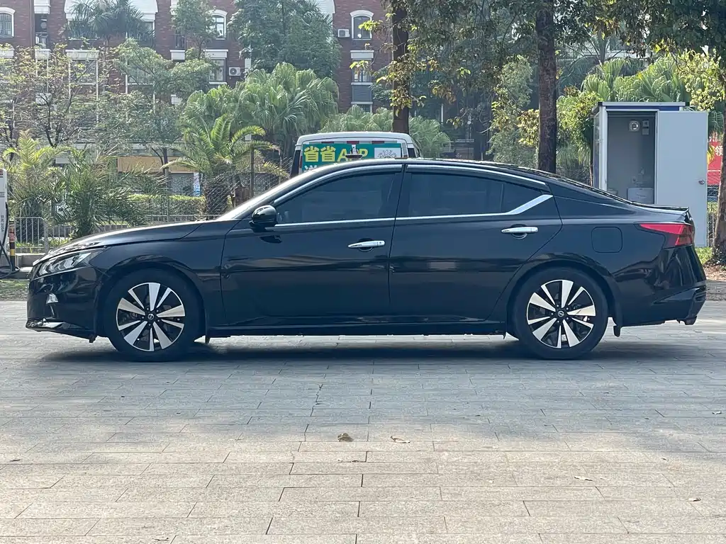 Nissan Teana 2022 — фото 4