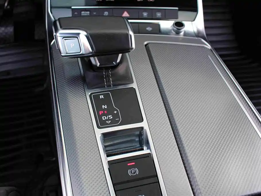 Audi A6L 2021 — фото 8
