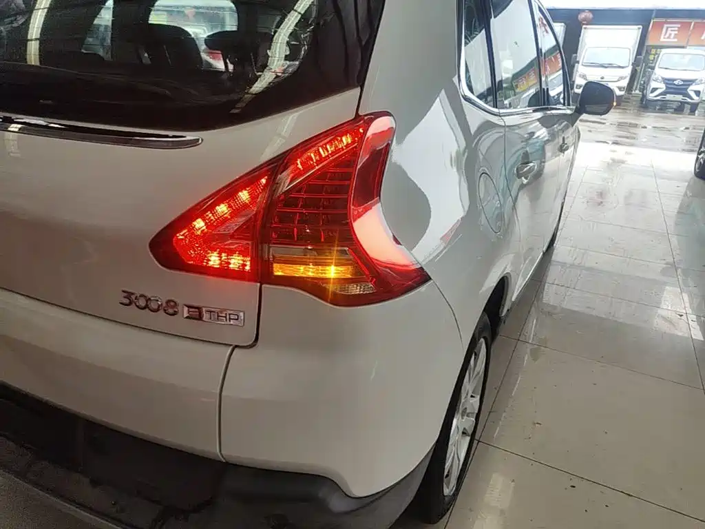 Peugeot 3008 2015 — фото 8