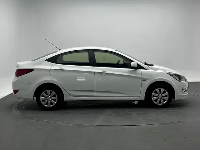 Hyundai Verna 2015 — фото 3