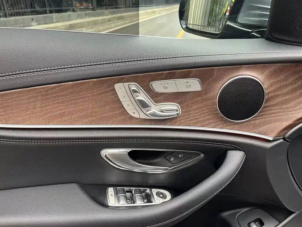 Mercedes-Benz E-Class 2020 — фото 9