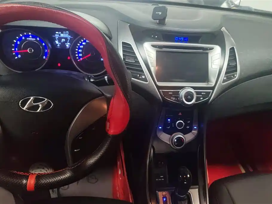 Hyundai Elantra Langdong 2016 — фото 11