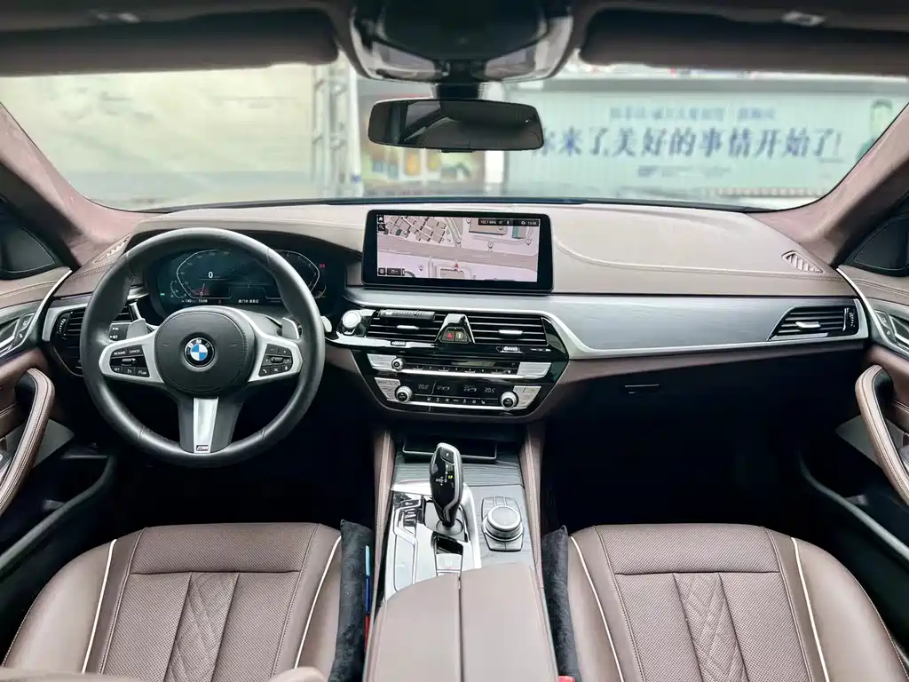 BMW 5 Series 2022 — фото 9