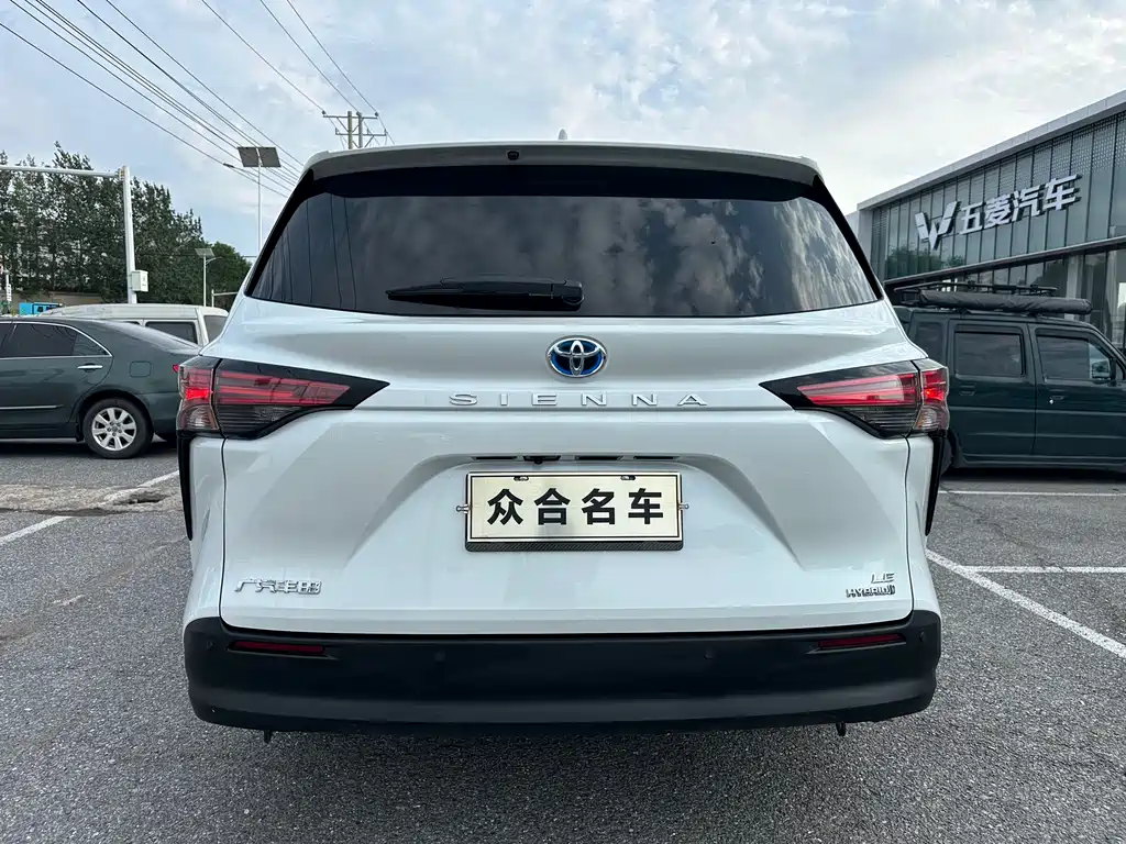 Toyota Sienna 2024