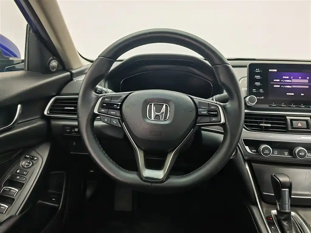 Honda Accord 2019 — фото 11