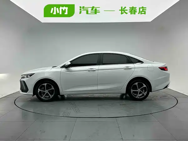 Geely Emgrand L 2022