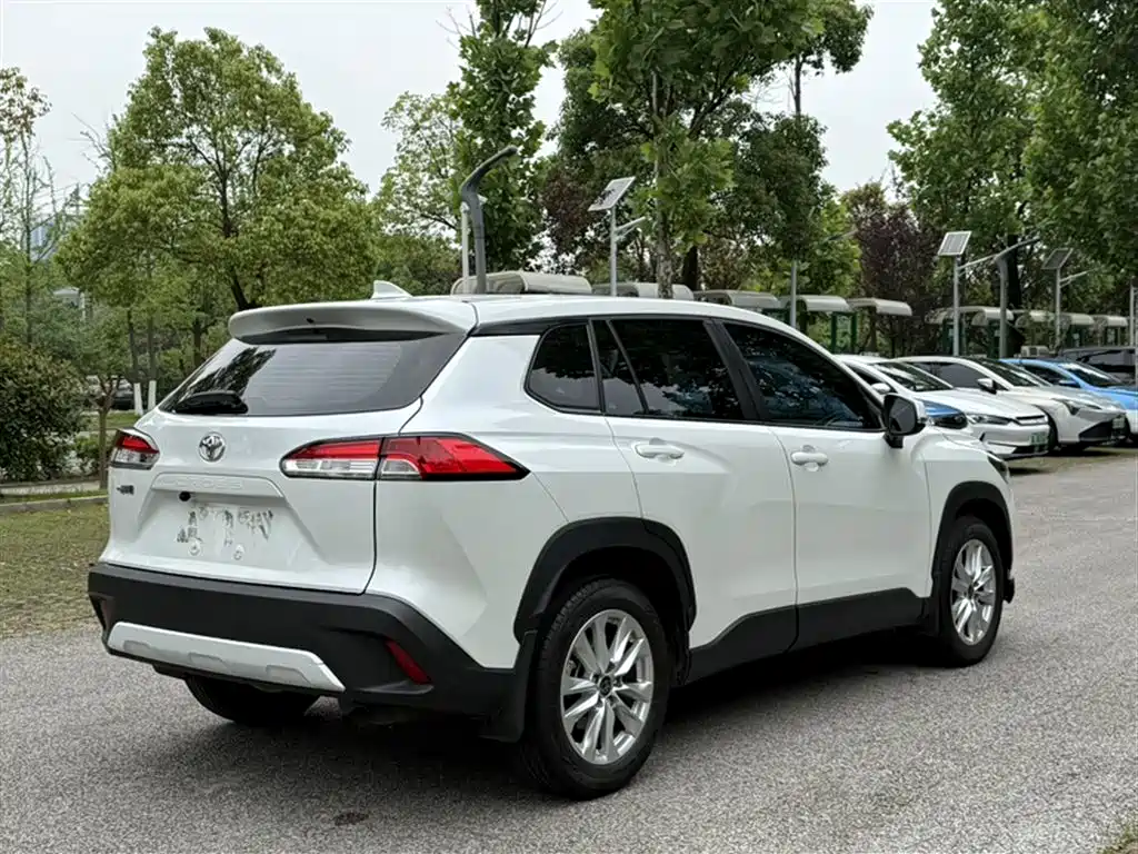 Toyota Corolla Cross 2023 — фото 14