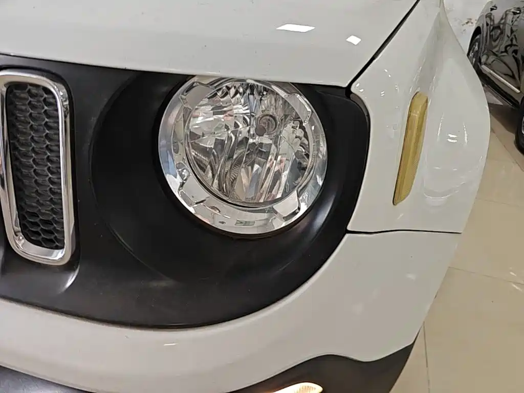 Jeep Renegade 2016 — фото 24