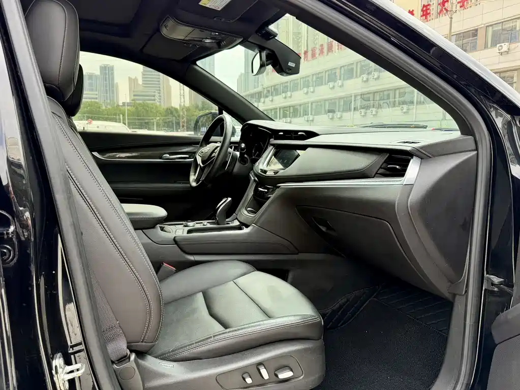 Cadillac XT5 2023 — фото 14