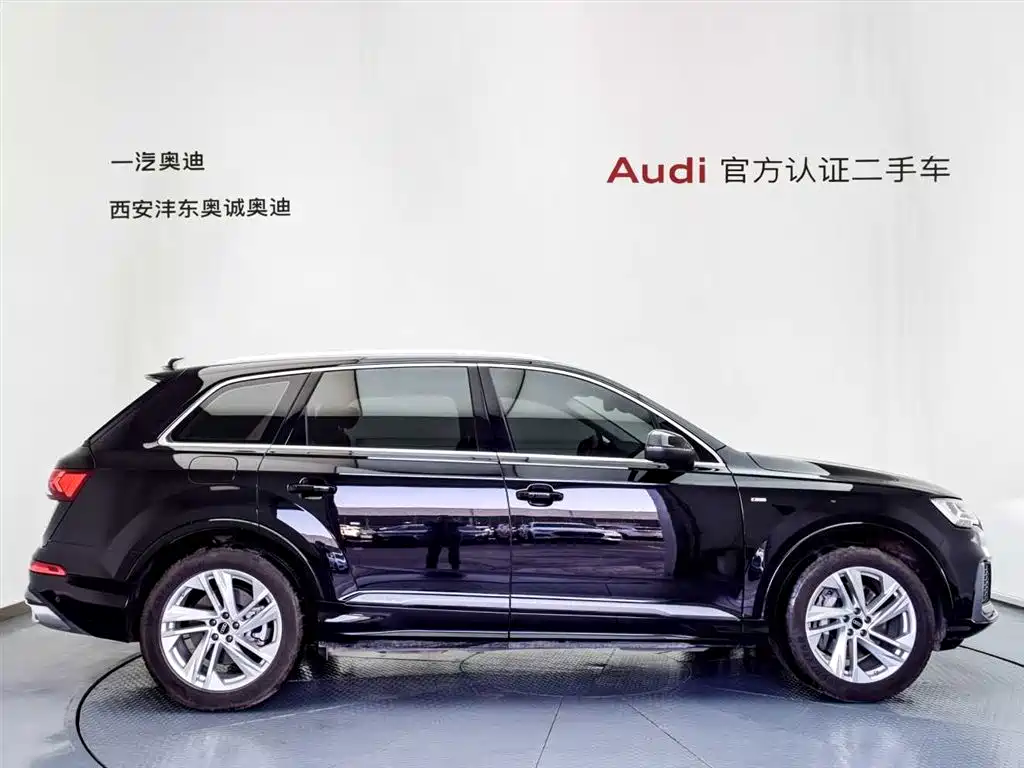 Audi Q7 2023 — фото 3