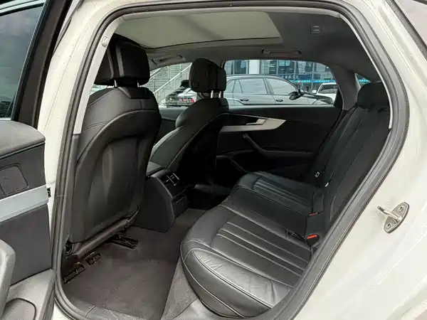 Audi A4L 2020