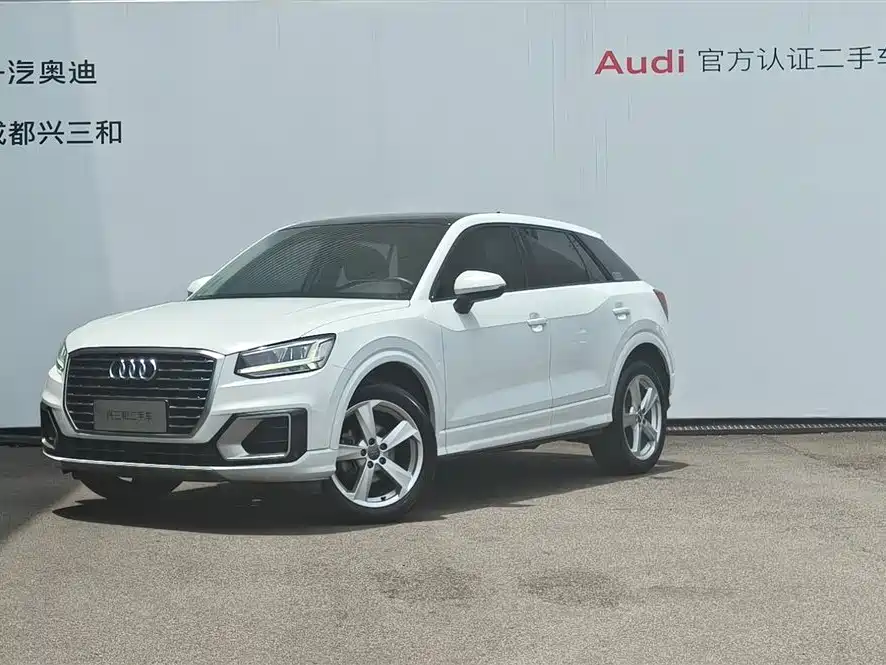 Audi Q2L 2019 — фото 1