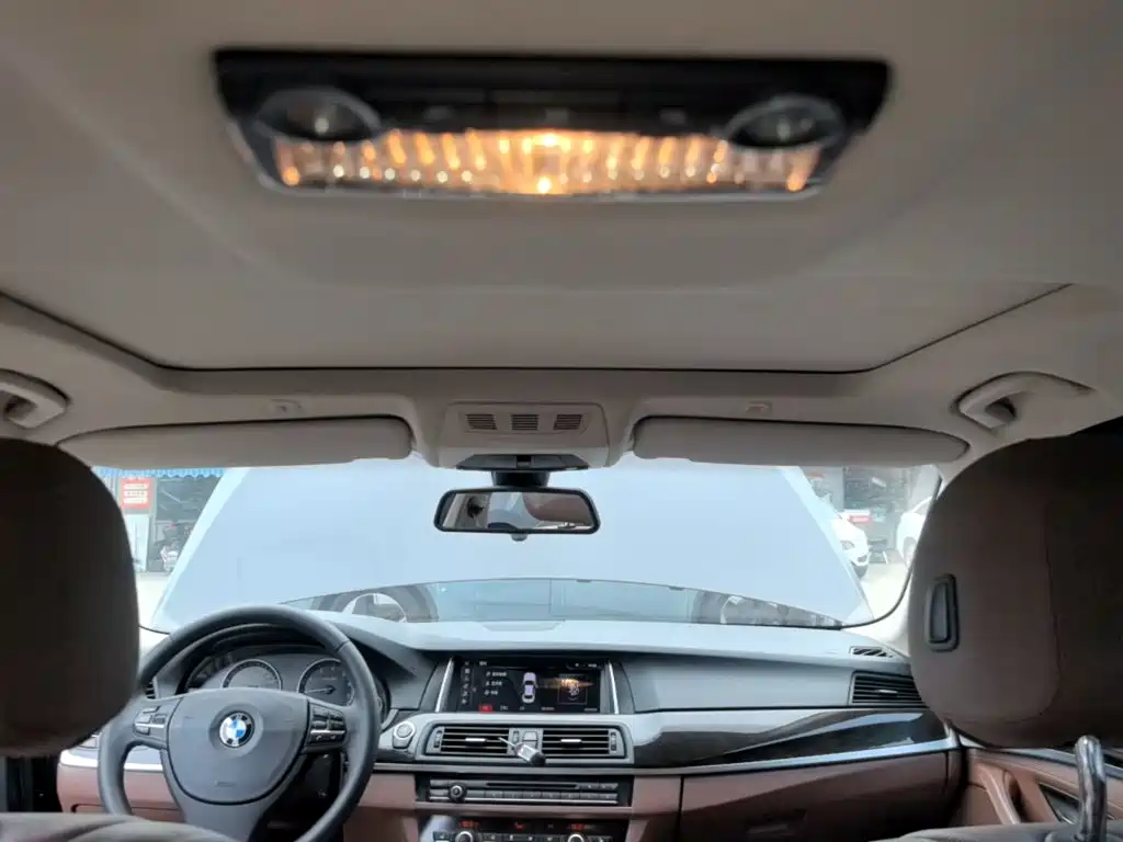 BMW 5 Series 2015 — фото 18