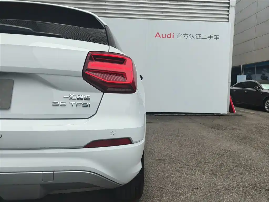 Audi Q2L 2019 — фото 17