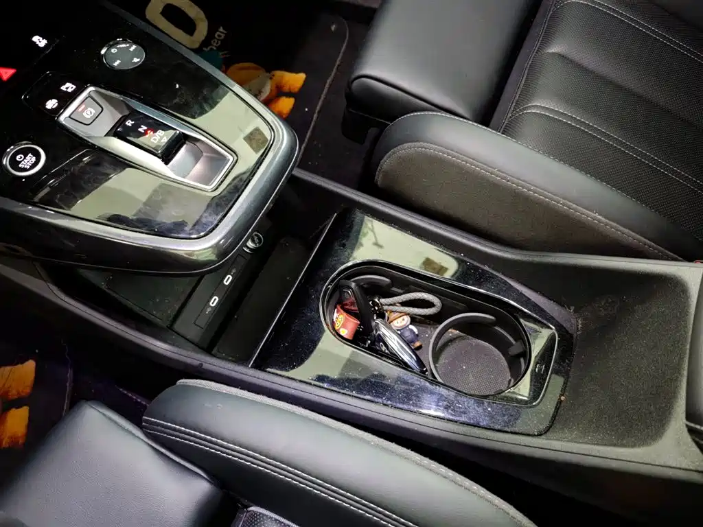 Audi Q4 e-tron 2024 — фото 16
