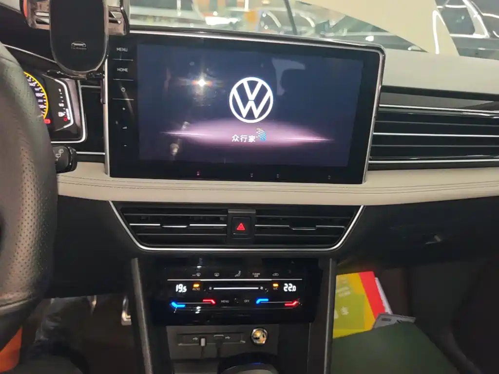 Volkswagen Tiguan L 2021 — фото 13