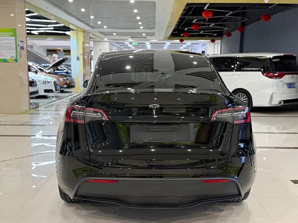 Tesla Model Y 2022 — фото 8