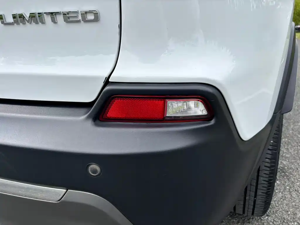 Jeep Cherokee 2019 — фото 18