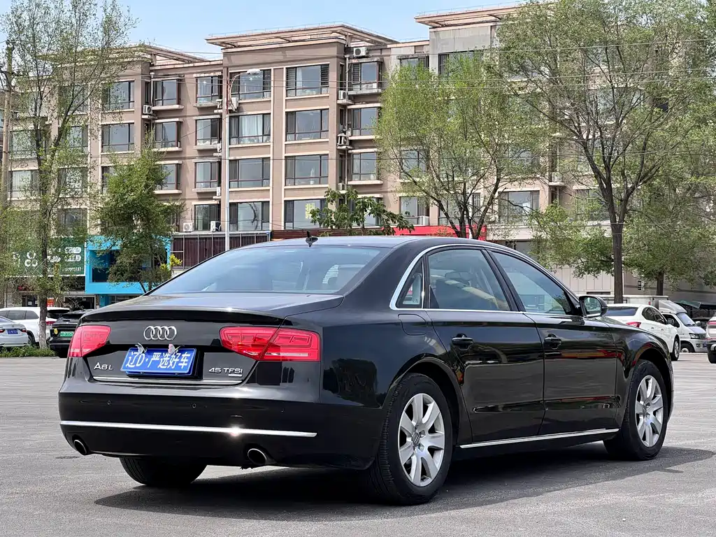 Audi A8 2015 — фото 4