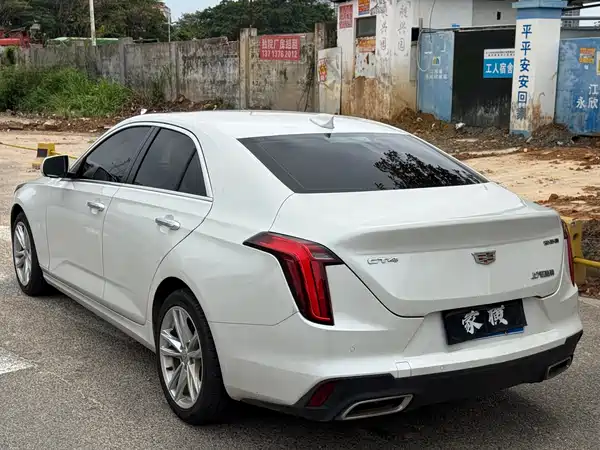Cadillac CT4 2023