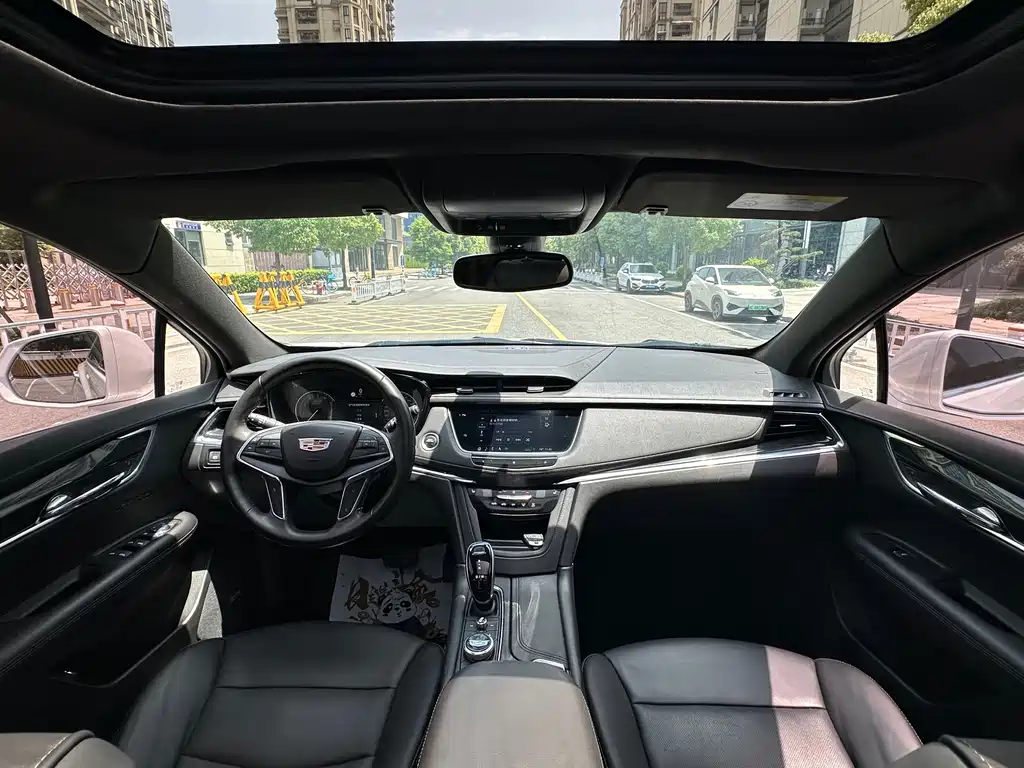 Cadillac XT5 2020 — фото 18