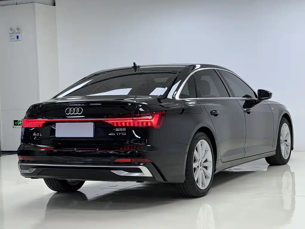 Audi A6L 2024 — фото 4