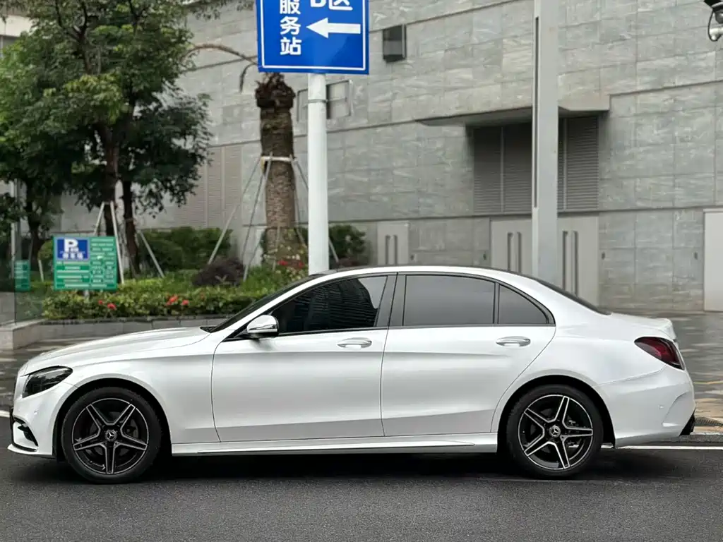 Mercedes-Benz C-Class 2022 — фото 4