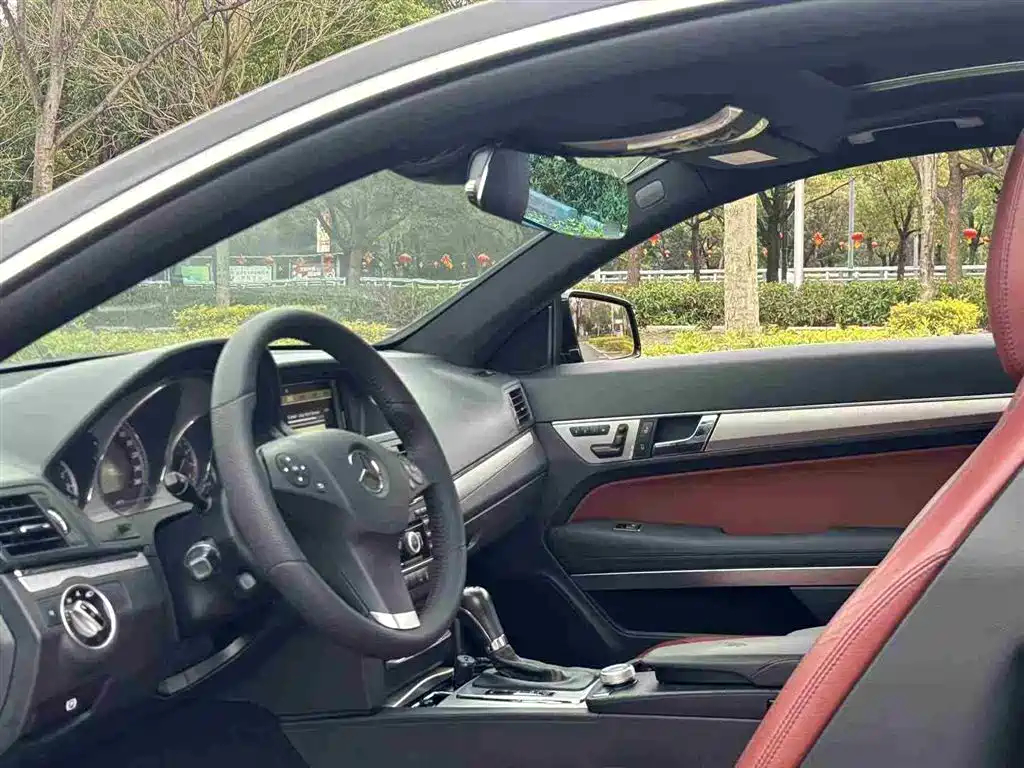 Mercedes-Benz E-Class 2011