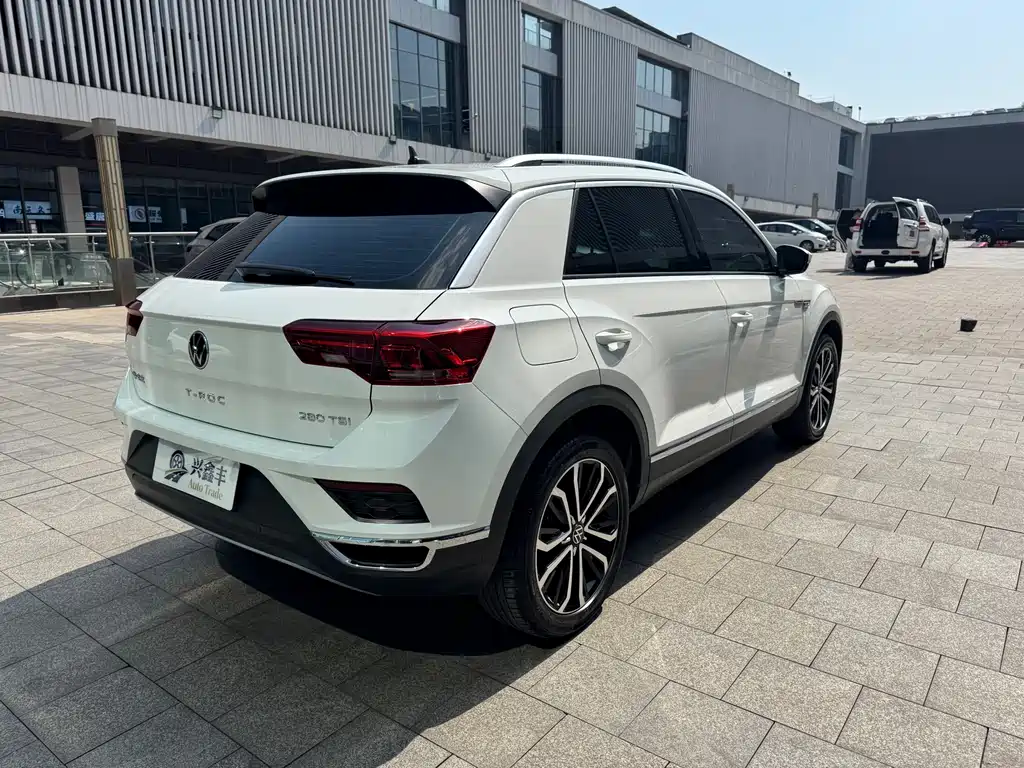 Volkswagen T-Roc 2022 — фото 9