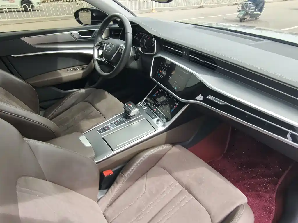 Audi A7L 2023 — фото 16