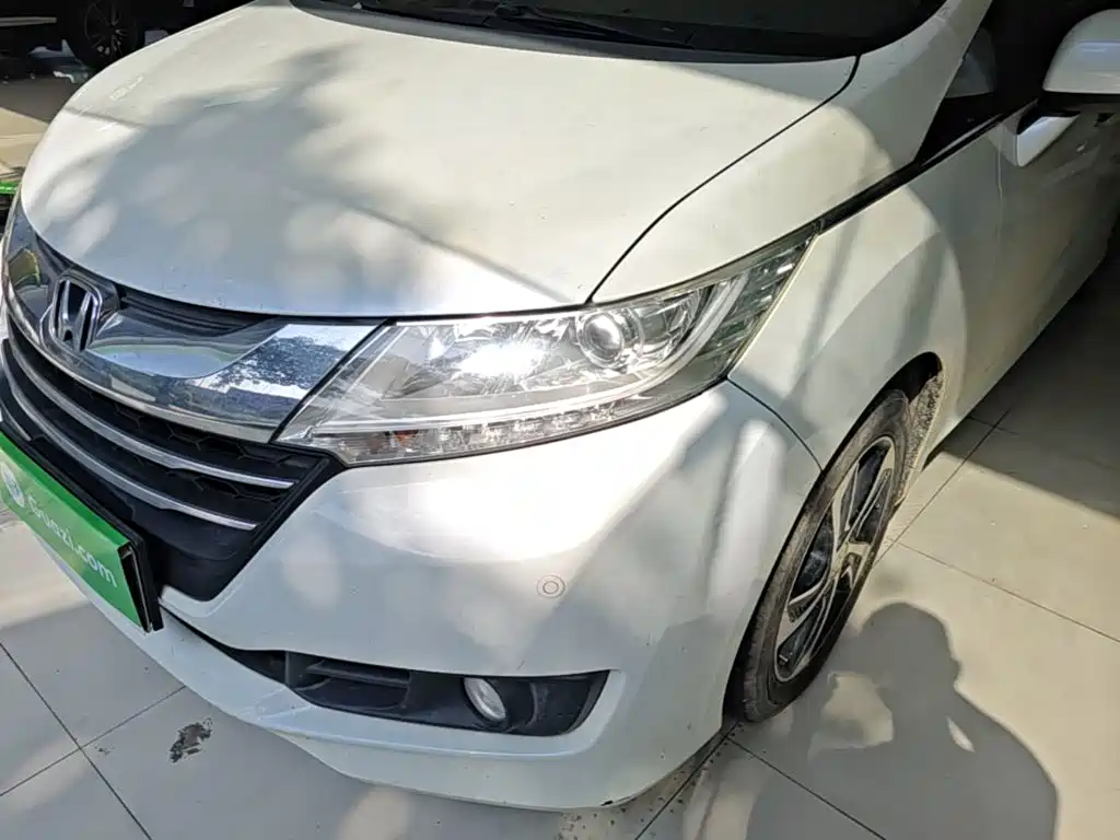 Honda Odyssey 2018 — фото 24